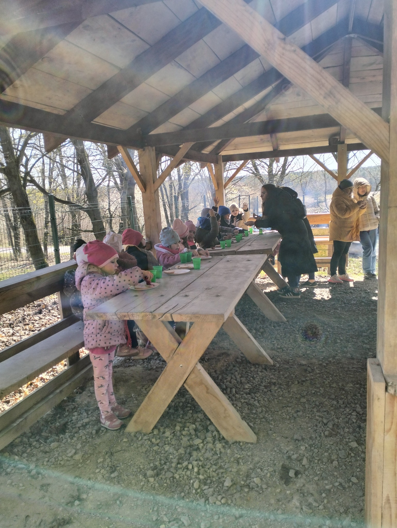 Mali turyści w Majdanie Ostrowskim